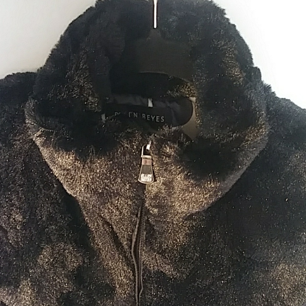 Vest Ellen Reyes!! - Picture 4 of 5